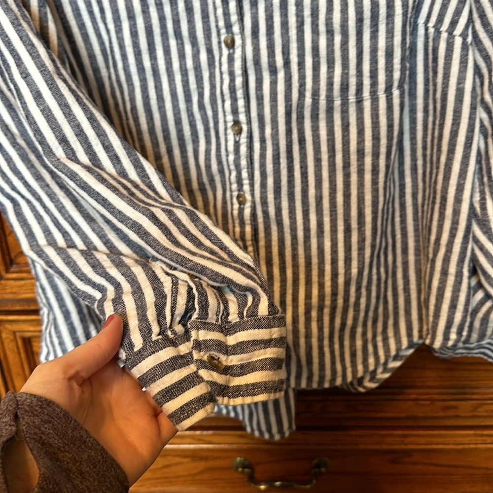 Universal Thread Relaxed Fit Button Down Shirt - image 5